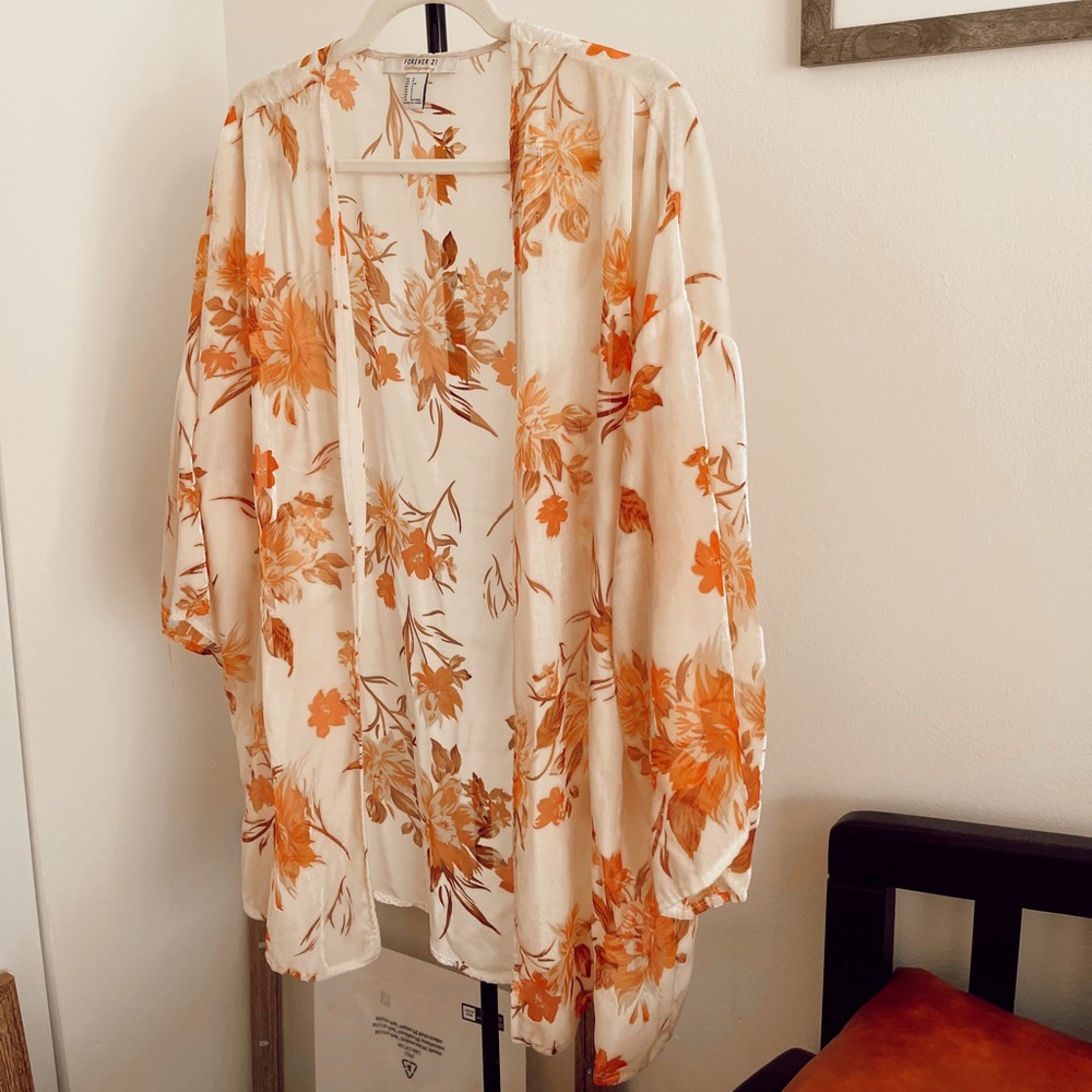 Forever 21 | Cream and Coral Floral Velvet Kimono | Size S